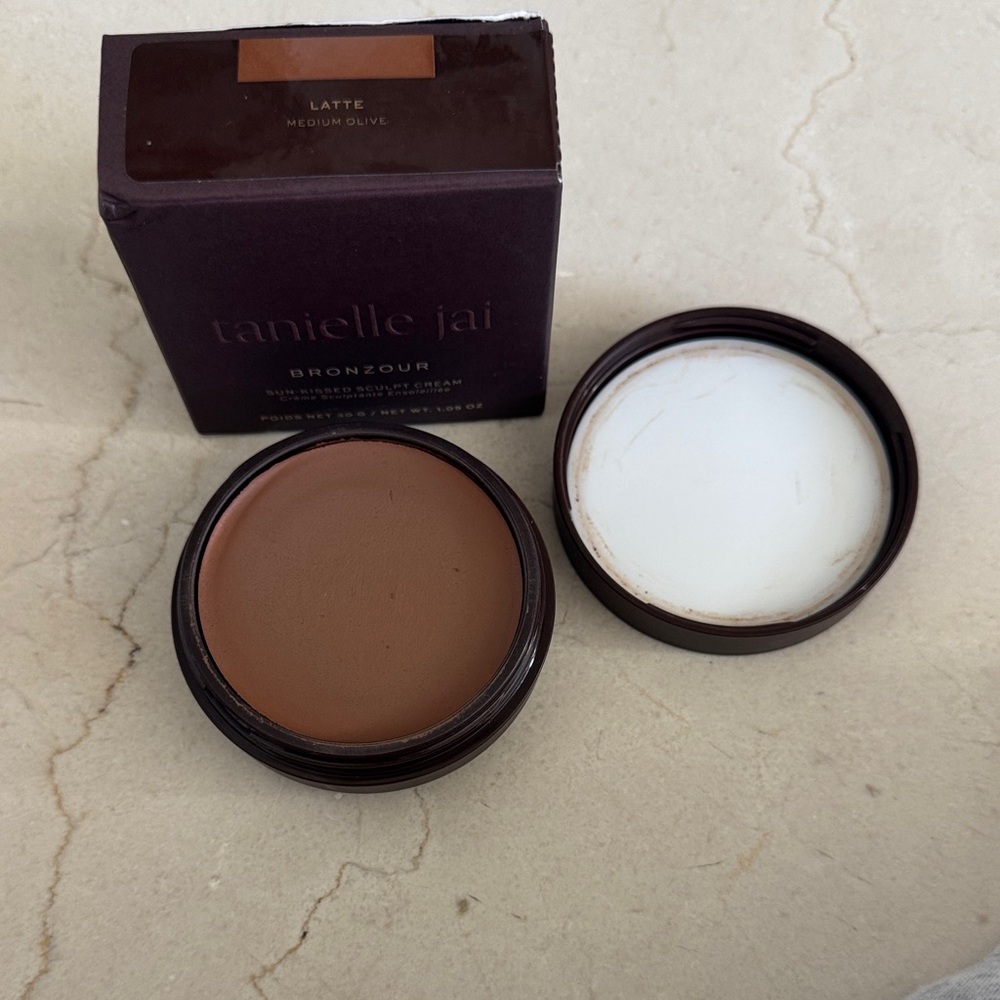 Sun-kissed Tanielle Jai Bronzer in Latte